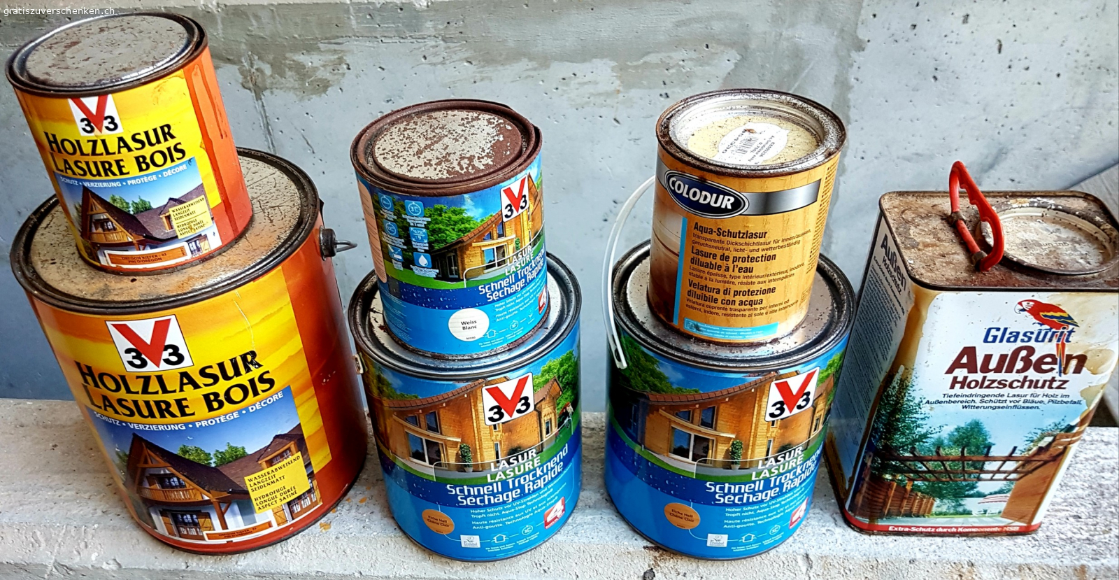 10L Holzlasur aussen. mittelbraun.
+ 1/2L weiss