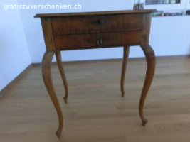 2 antike Tische Biedermeier Nussbaumholz