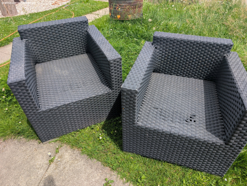 2 Rattansessel (ohne Sitzkissen)