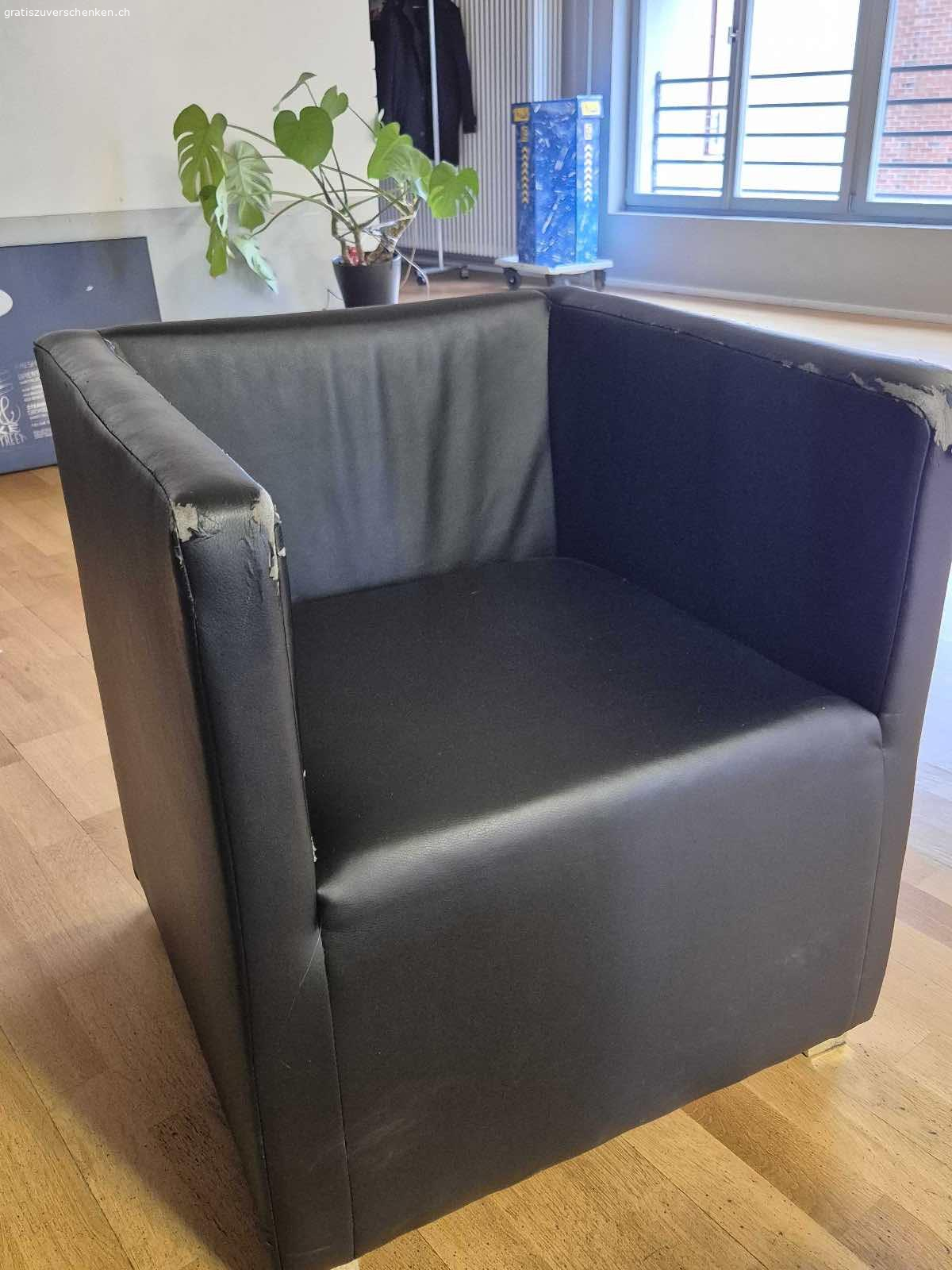 2 Sessel. Gratis abzugeben: 2 Kunstledersessel

Wir verschenken zwei Kunstledersessel. Beide sind verkratzt, aber noch stabil und ideal zum Neubeziehen, für den Garten oder den Toolshed. Wer Interesse hat, kann sie gerne abholen.

Bei Interesse einfach melden!