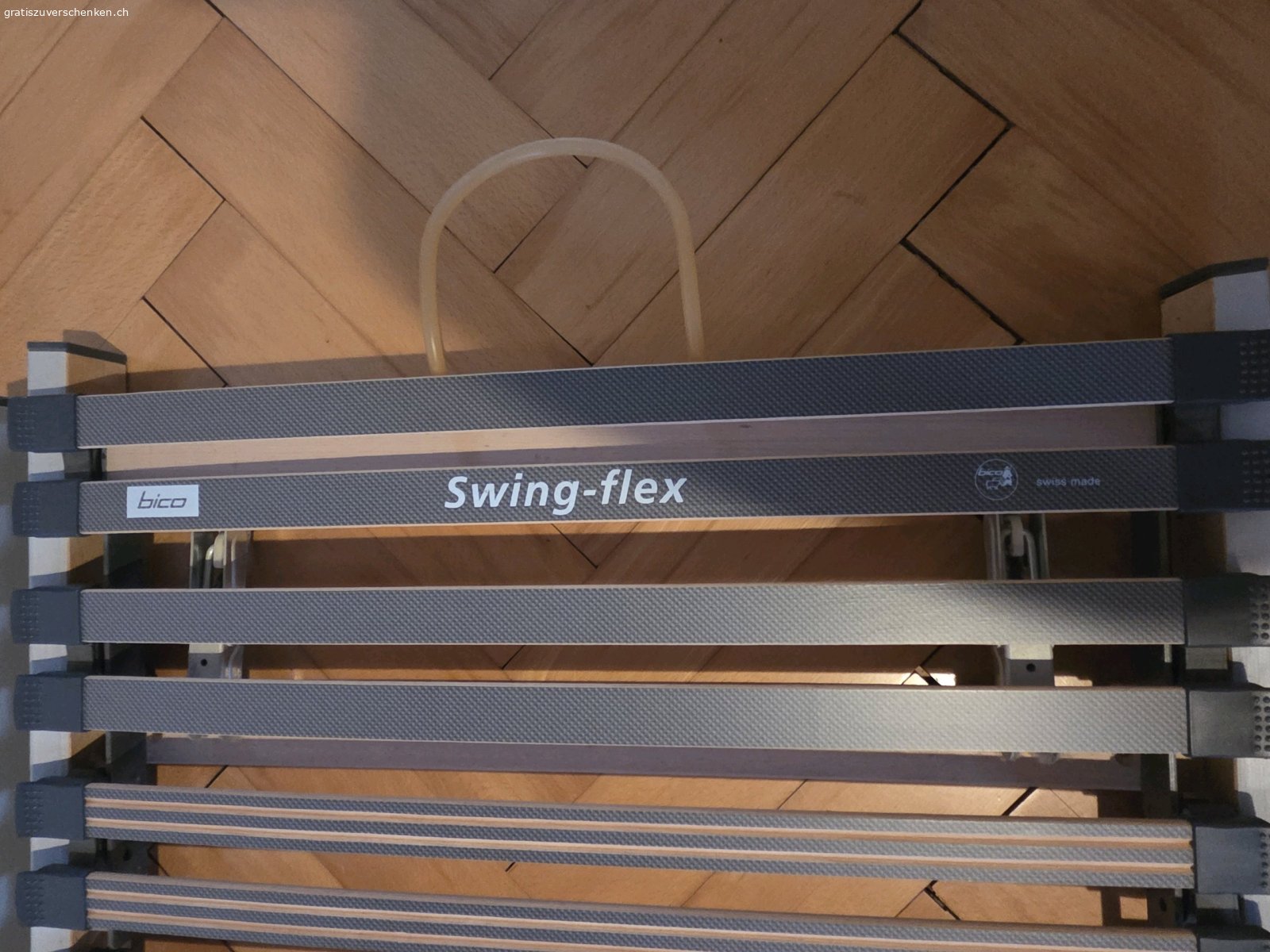 2x Lattenrost und 2x Matratze 80x200. Je 80x200 (geeignet für 160er betten) 
Matratze von Ikea, Bezug abnehm/ waschbar. 
Lattenrost ebenfalls von Ikea.
