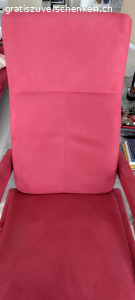 3er, 2er Sofa und Sessel. Sofas und passender TV Sessel zu verschenken. Material Alcantara. Aus Katze Haushalt. Hat Gebrauchsspuren jedoch sehr bequem.
Kann auch besichtigt werden. Termin mach Absprache.