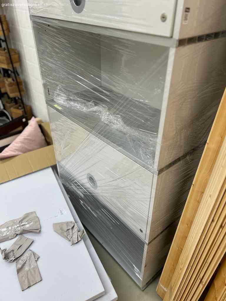 Aktenschrank. Nach einem Umzug noch transportfähig verpackt (siehe Bilder)