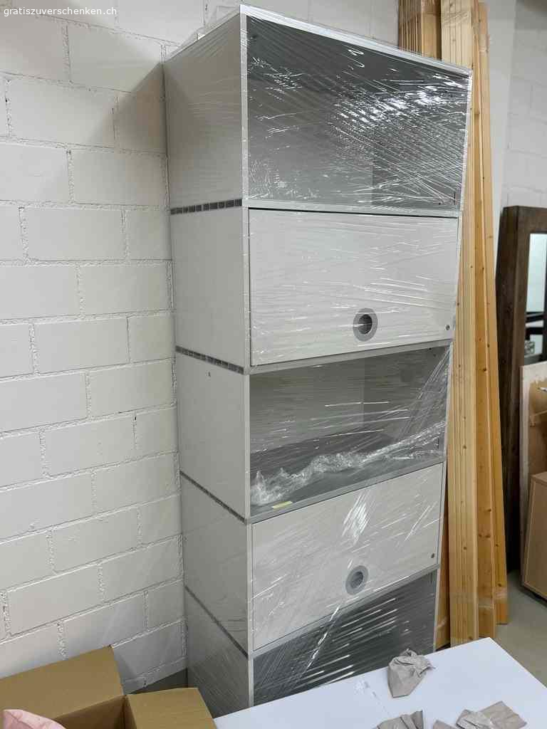 Aktenschrank. Nach einem Umzug noch transportfähig verpackt (siehe Bilder)