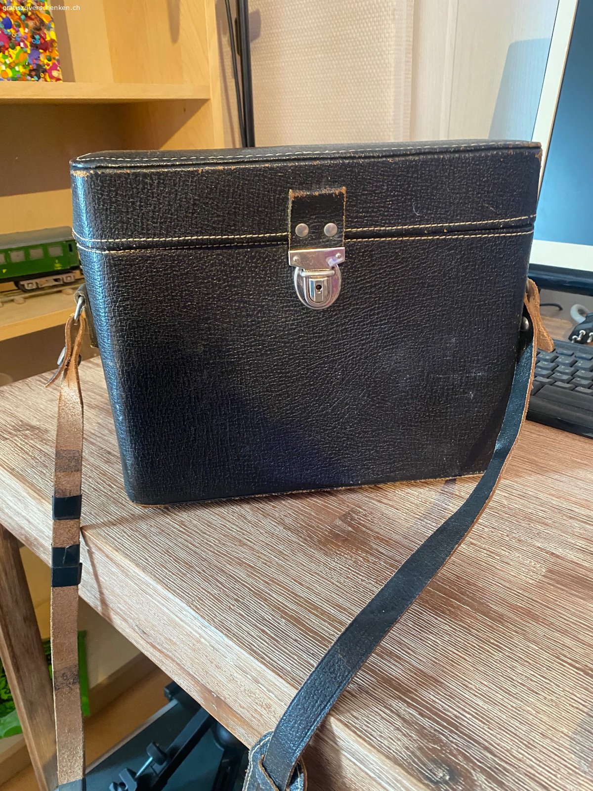 Alte Filmkamera Nizo 8ST. Aus Nachlass zu verschenken. Sollte noch funktionieren.