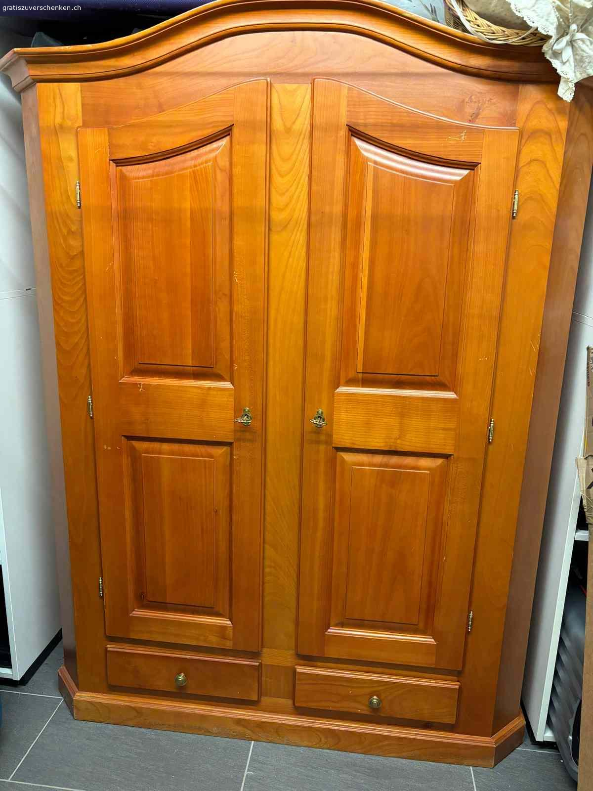 Antiker Schrank. Siehe Foto