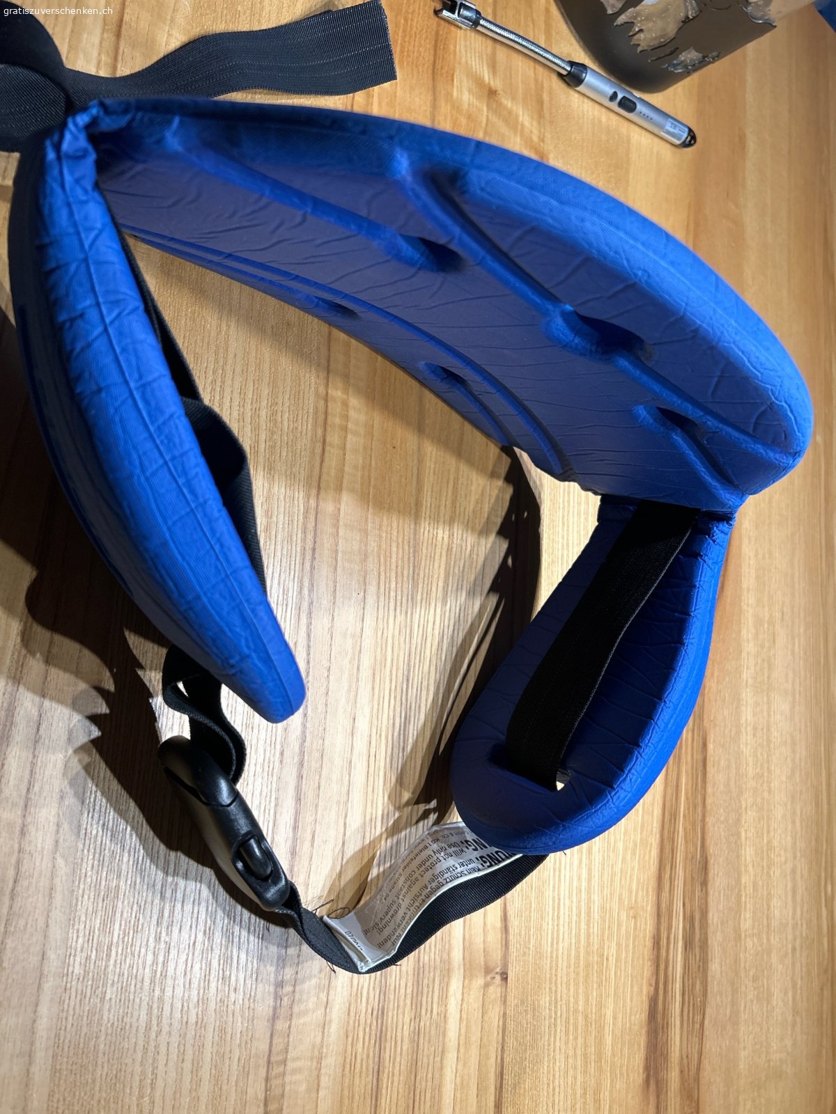 Aqua walking Gurt L. Gurt für Aqua Jogging gross
gebraucht, in gutem Zustand. 
macht es leichter im Wasser zu gehen, hält über Wasser.