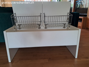 Aufklappbare Garderobensitzbank