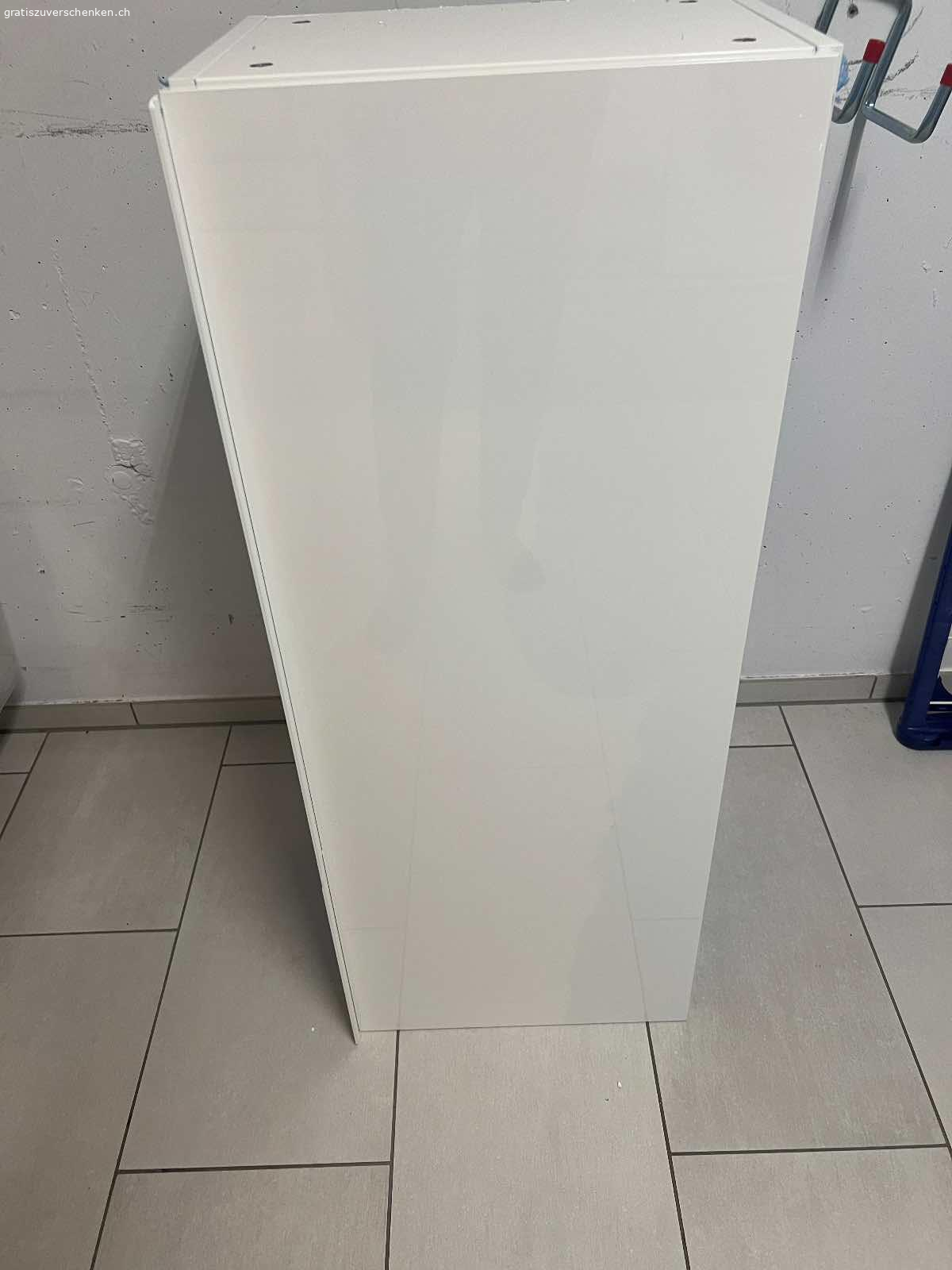 5 Badezimmeroberschränke von Ikea. Badezimmerschränke H 100 cm x B 40 cm x T 30 cm
5x vorhanden