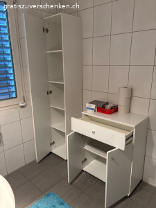 Badmöbel. infolge Haushaltauflösung: 
zwei Badmöbel zu verschenken
können auch einzeln abgegeben werden
