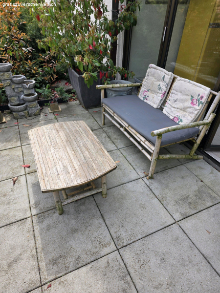 Bank und Tisch