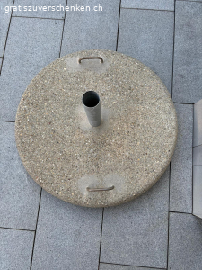Betonsockel für Sonnenschirm