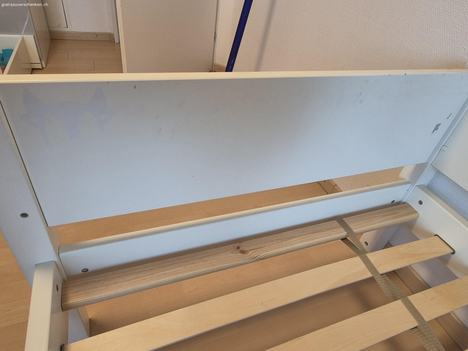 Bett mit 2x Schubladen. Bett mit Schubladen und lattenrost
