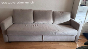Bettsofa. Bettsofa mit Fleck, Katze hat en einer Stelle ein bisschen gekratzt. StabilWohnung ist im 4.Stock. Kein Lift