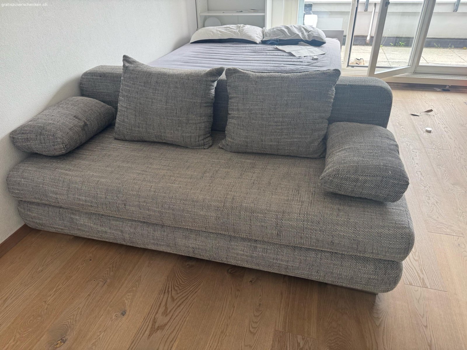 Bettsofa. Gut erhaltenes Bettsofa, mit wenigen Handgriffen vom Bett zum Sofa und umgekehrt