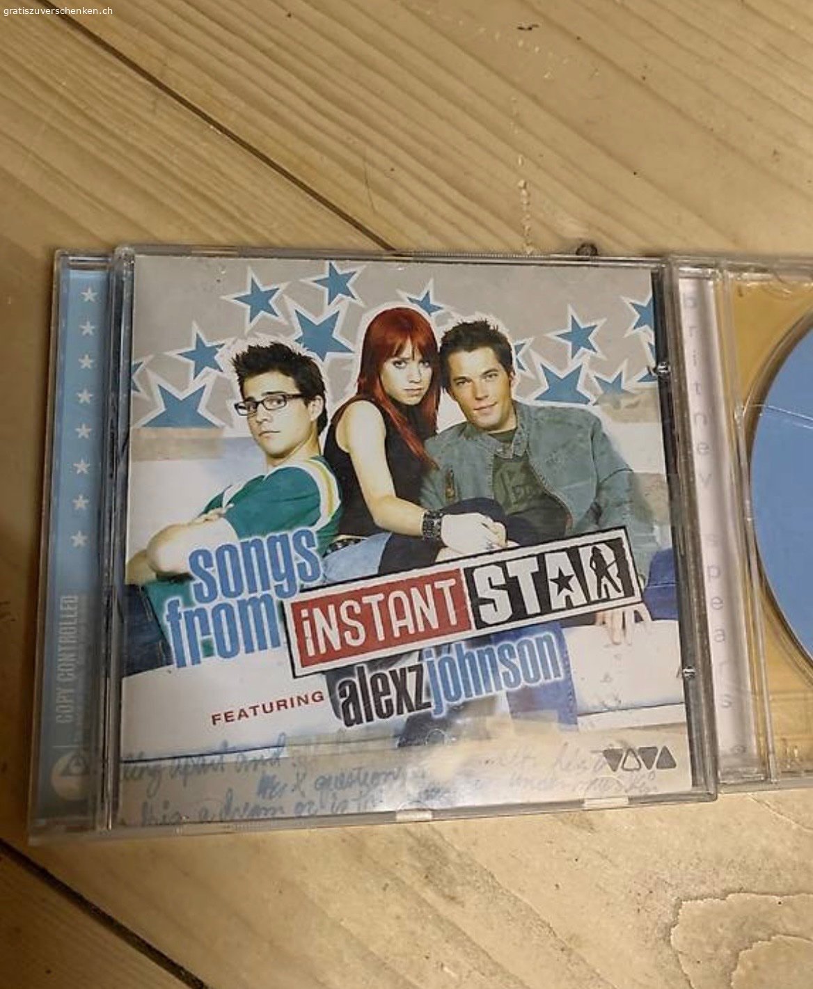 Britney Spears und Instant Star Soundtrack. kaputte Hüllen