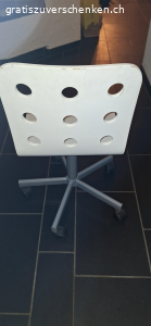 Bürostuhl. Stuhl ist von IKEA 
Weiss gebraucht