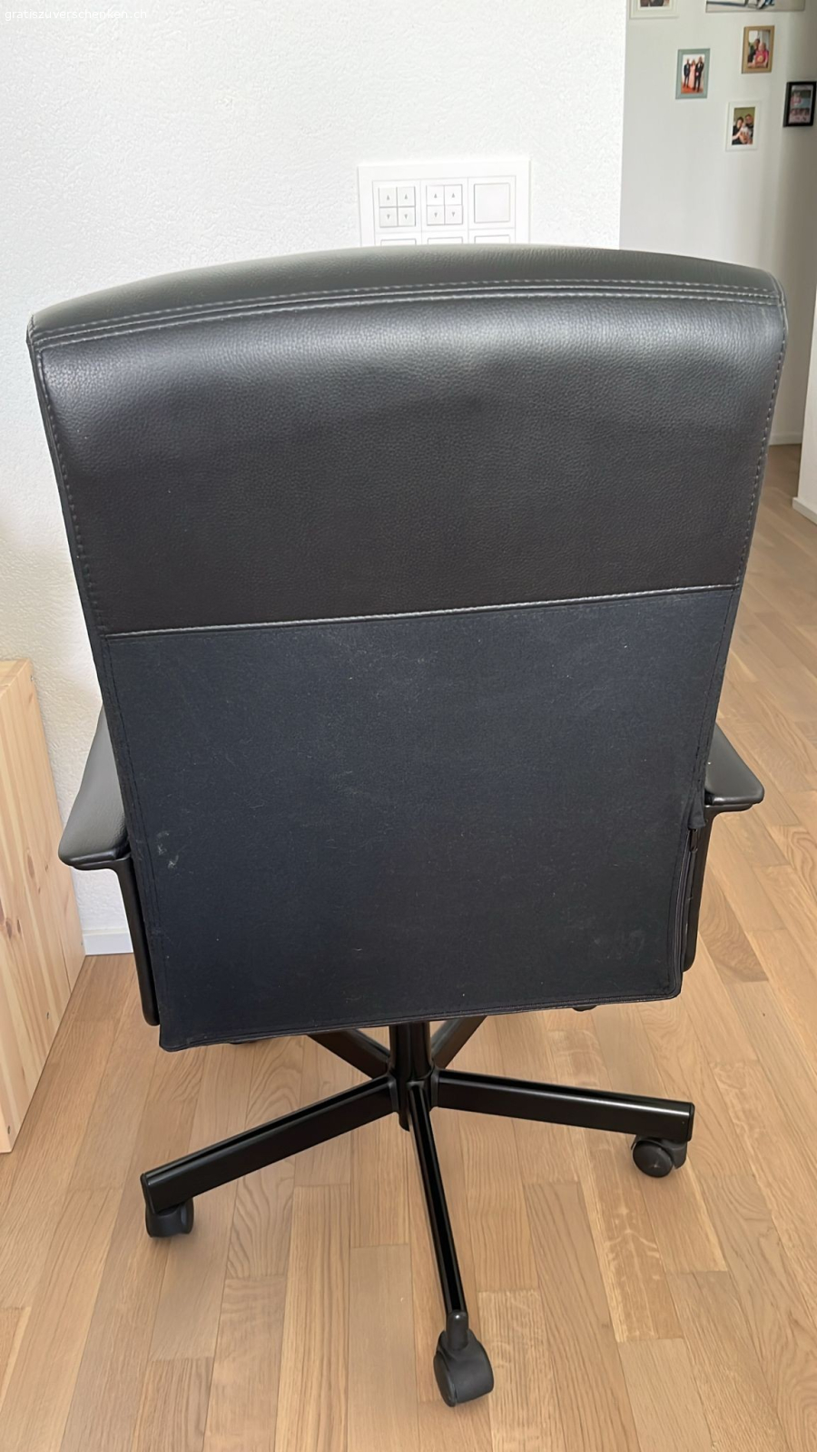 Bürostuhl. sehr gut intaktef Bürostuhl. Fast nie benutzt.