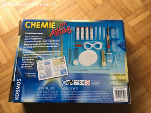 Chemie-Experimentierkasten Kosmos. Wurde nur einmal von meiner Tochter benutzt. Alles vollständig, ich habe es anhand der Anleitung kontrolliert.
