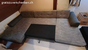 Couch, Sofa 355x195 cm. Ich möchte mein Sofa schenken. Es lässt sich in drei Teile zerlegen und hat die Masse 355 x 195 cm. Bei Interesse erreichen Sie mich unter der Telefonnummer oder per E-Mail… Patrik.