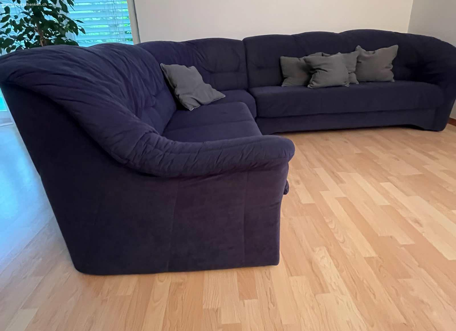 Couch. Masse siehe Fotos, gratis abzuholen