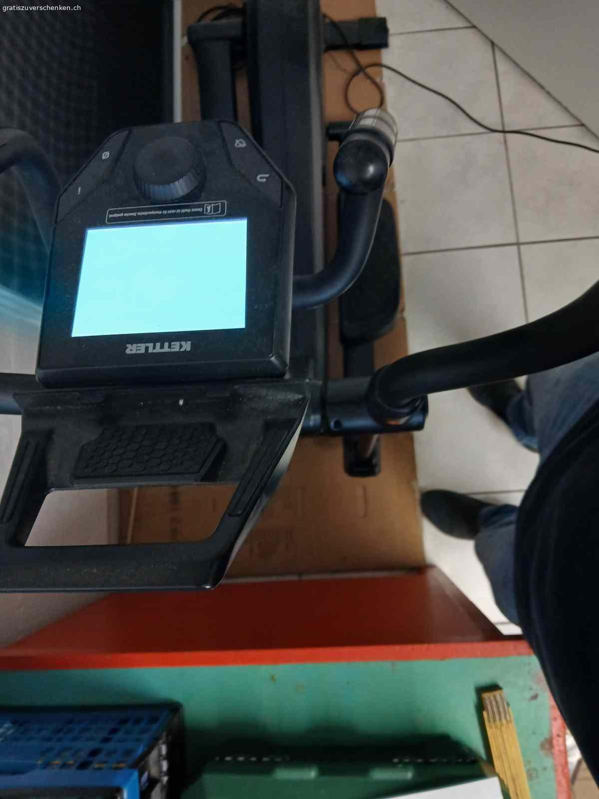 Crosstrainer Kettler Rivo 4. Crosstrainer Kettler Rivo 4 in tadellosem Zustand zu verschenken