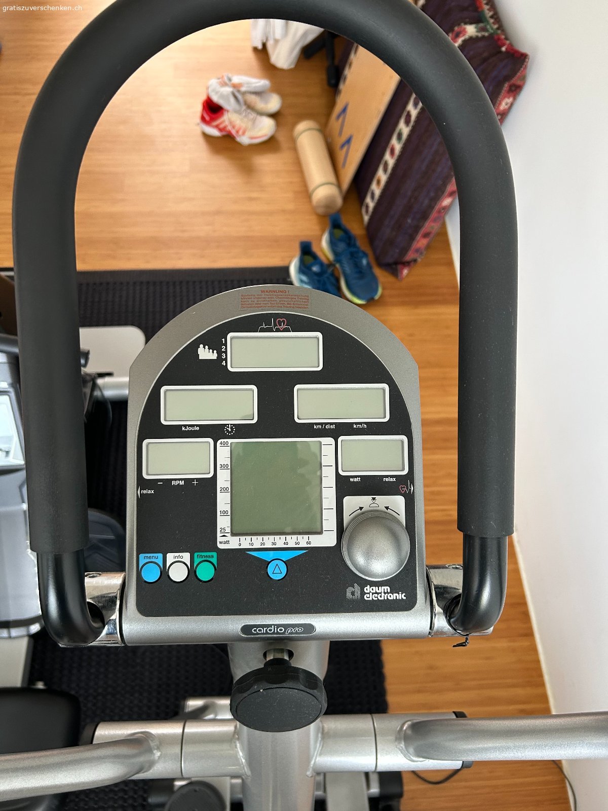 crosstrainer. wenig gebrauchter ergolyps cardio pro.
neupreis CHF 1200,-
