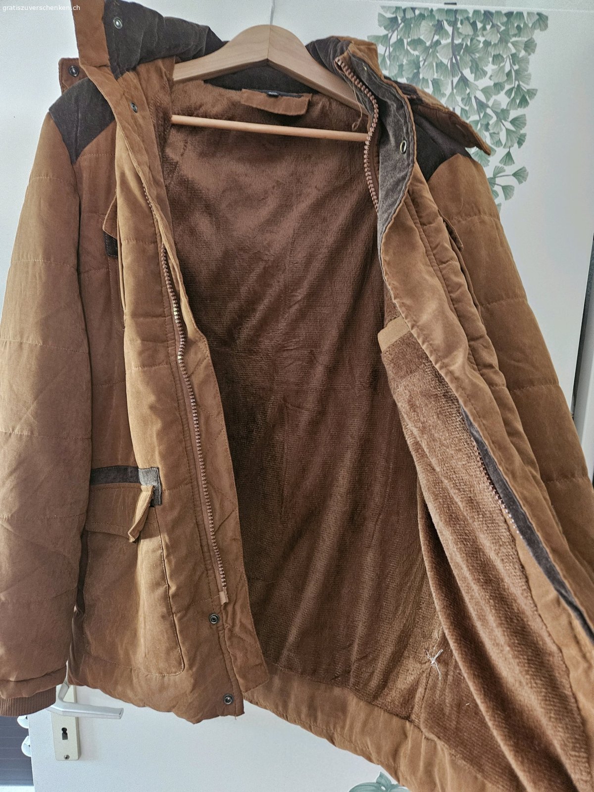 div. winterjacke. beide in guten zustand
grösse braun (x)xl
grösse grün M
kein versand