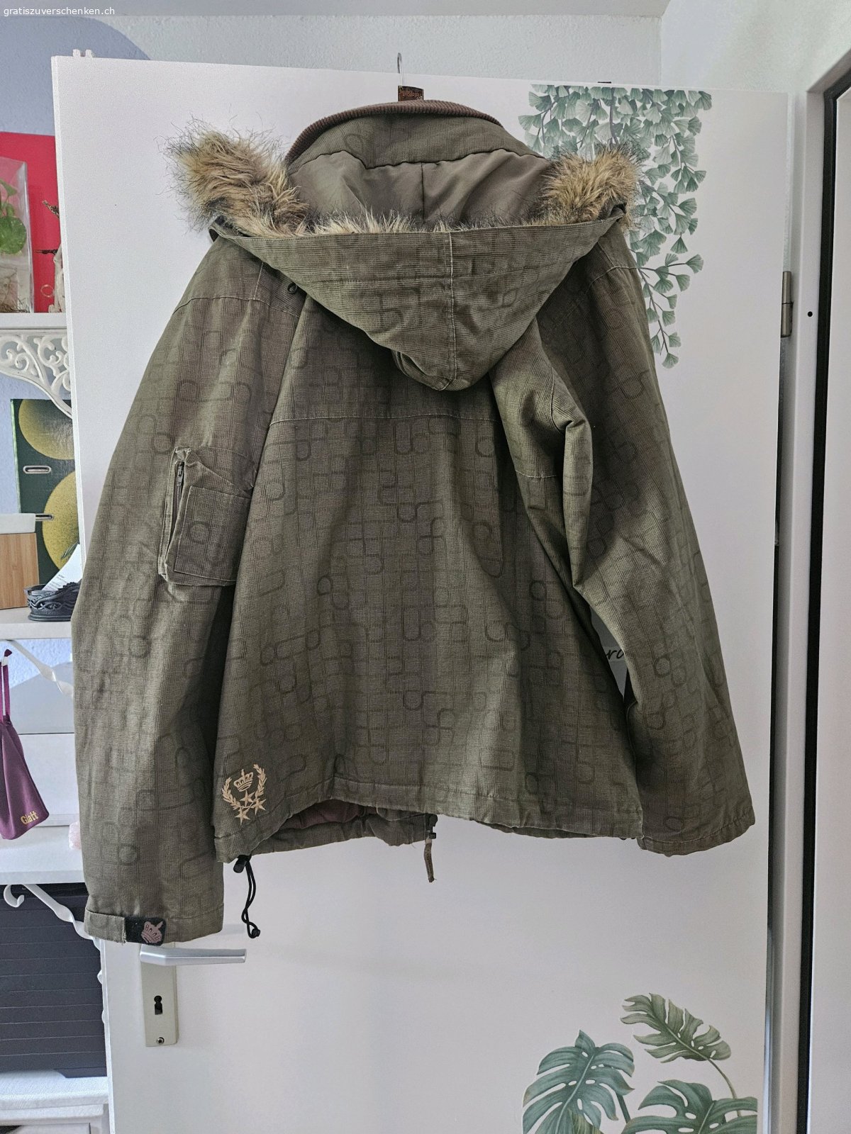 div. winterjacke. beide in guten zustand
grösse braun (x)xl
grösse grün M
kein versand