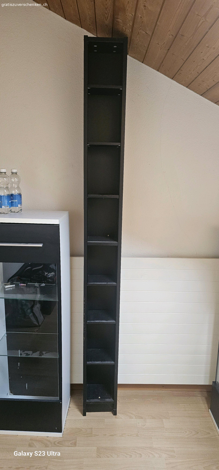 diverese möbel zu verschenken. 1x Tv möbel und 1x cd/dvd regal