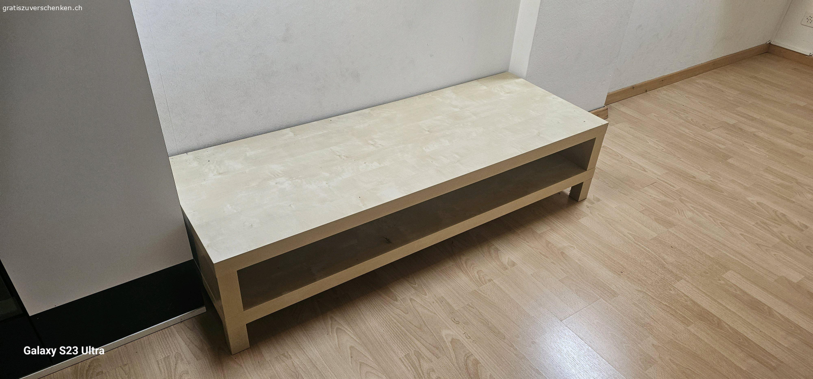 diverese möbel zu verschenken. 1x Tv möbel und 1x cd/dvd regal