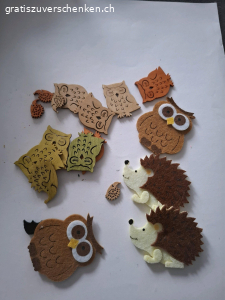 Diverse Bastelsachen. Herbst Artikel, Birkenscheiben, Pfeifenputzer, Servietten New Born und Just Married, Dekosand

Kann auch einzeln abgeholt werden.