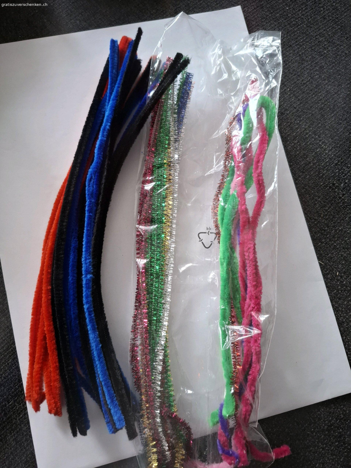 Diverse Bastelsachen. Herbst Artikel, Birkenscheiben, Pfeifenputzer, Servietten New Born und Just Married, Dekosand

Kann auch einzeln abgeholt werden.