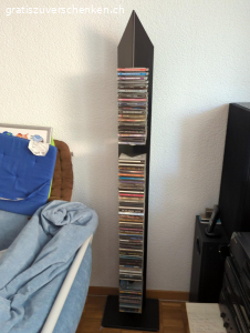 Diverse CD's und CD- Ständer. Diverse CD's und CD- Ständer gemäss Fotos zu verschenken