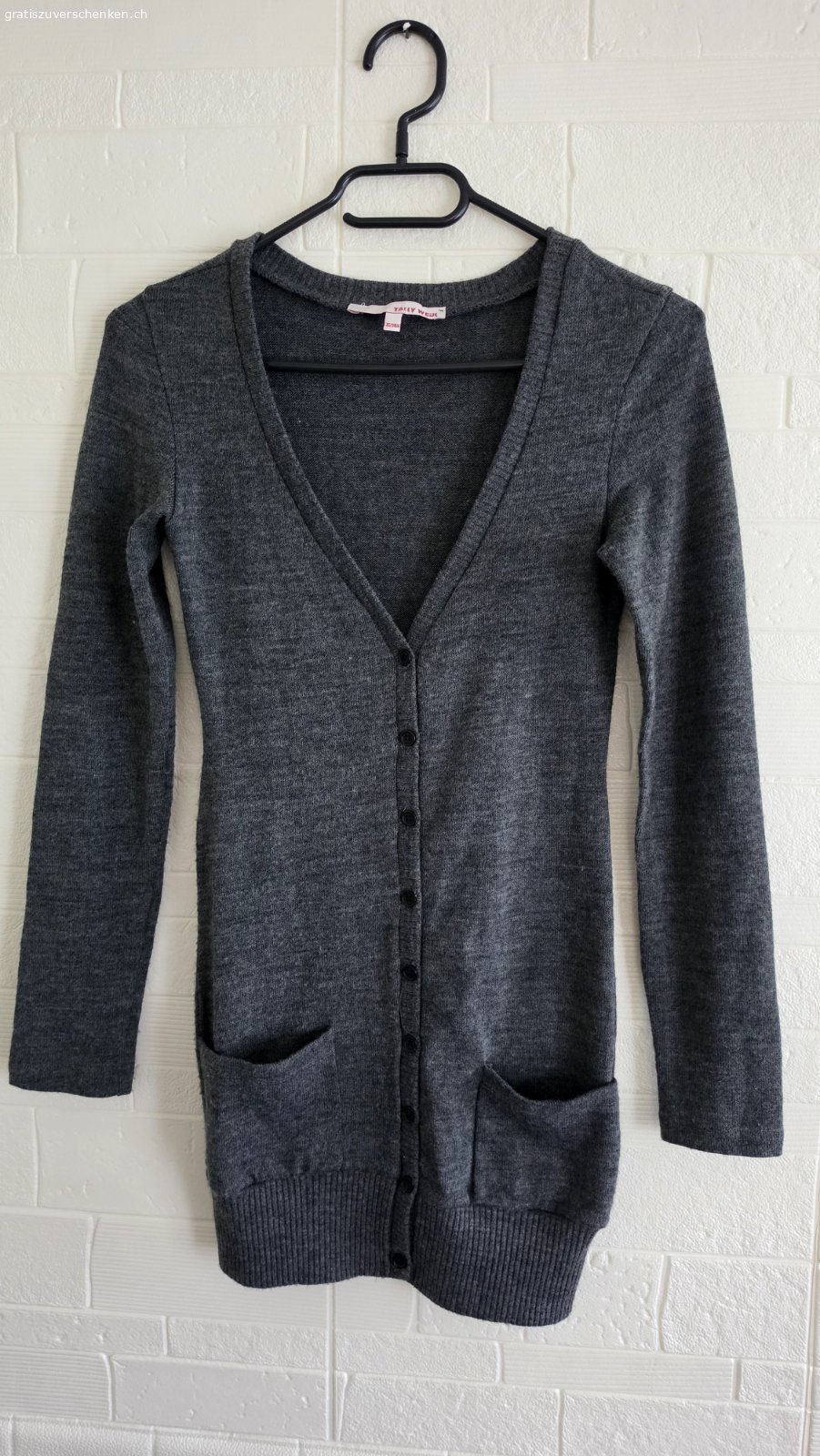 Diverse Frauenkleider. Frauenkleider in Grösse S/XS.
Fits a petit/slim built body.
Nimm eine oder alle.
Zum abholen in Einsiedeln(8840)