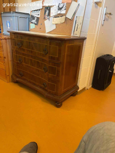 Diverse möbel gemäss fotos.