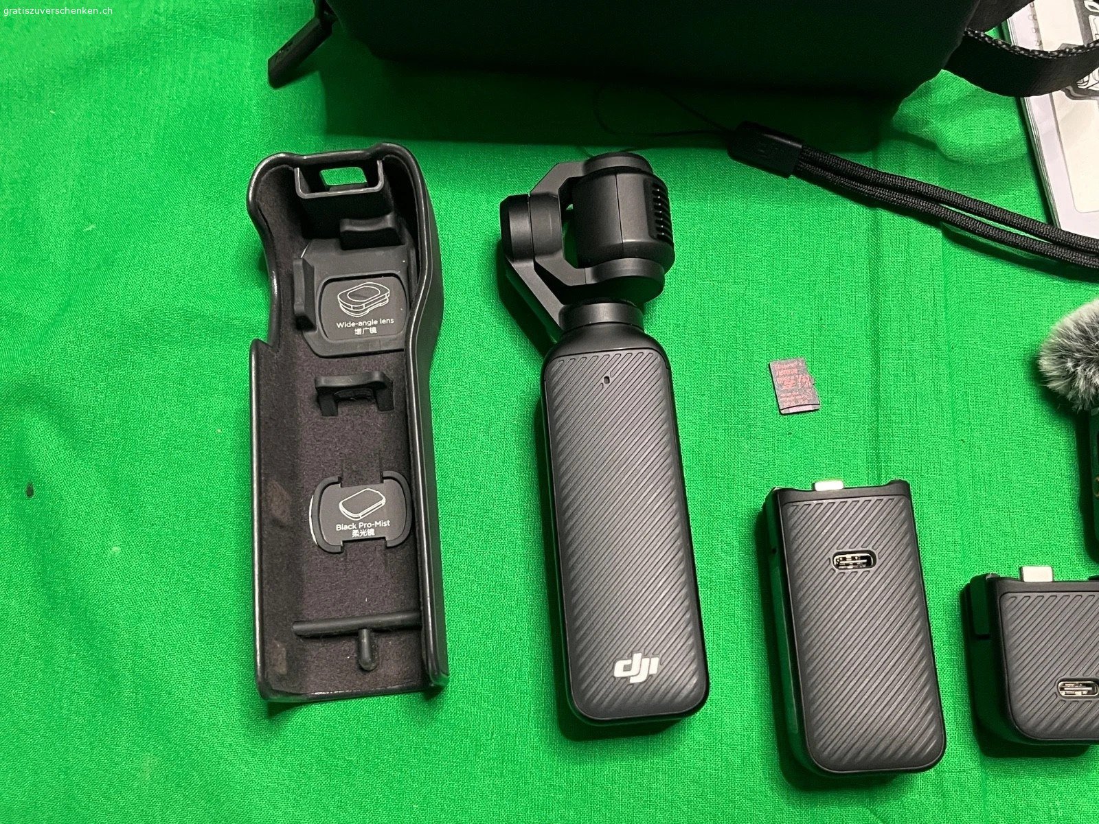 DJI Osmo Pocket 3 Kreativ Combo 4K. DJI Osmo Pocket 3 Kreativ Combo 4K Gimbal-Kamera  Sehr Gu  v.Händler