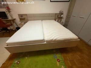 Doppelbett zu verschenken
