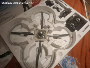 Drohne für Bastler. Leider ist der Akku weg.
Ansonsten vollständig. Vielleicht kann ja noch jemand was damit anfangen.