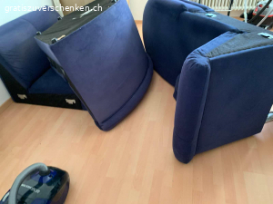Ecksofa. Ecksofa blau ohne flecken , von der Sonne verbleicht