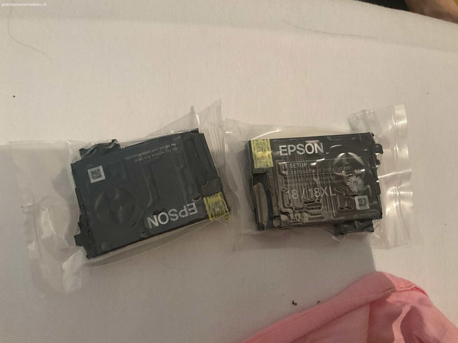 Epson Patrone. Gratis bei Abholung. Bei Versand 3.60Fr. Für VerpackungVersandkosten und  Aufwand. Wird in Briefumschlag verschickt wenn möglich. Keine Haftung für Versandprobleme.