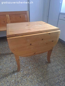Esstisch/Schreibtisch aus Massivholz. Ess-/Schreibtisch, beide Seiten der Tischfläche nach Bedarf umklappbar(siehe Foto), dadurch Länge variabel 60-138 cm, Breite 80 cm, Höhe 75 cm
