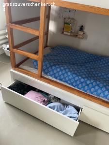 Etagenbett mit Schubladen zu verschenken