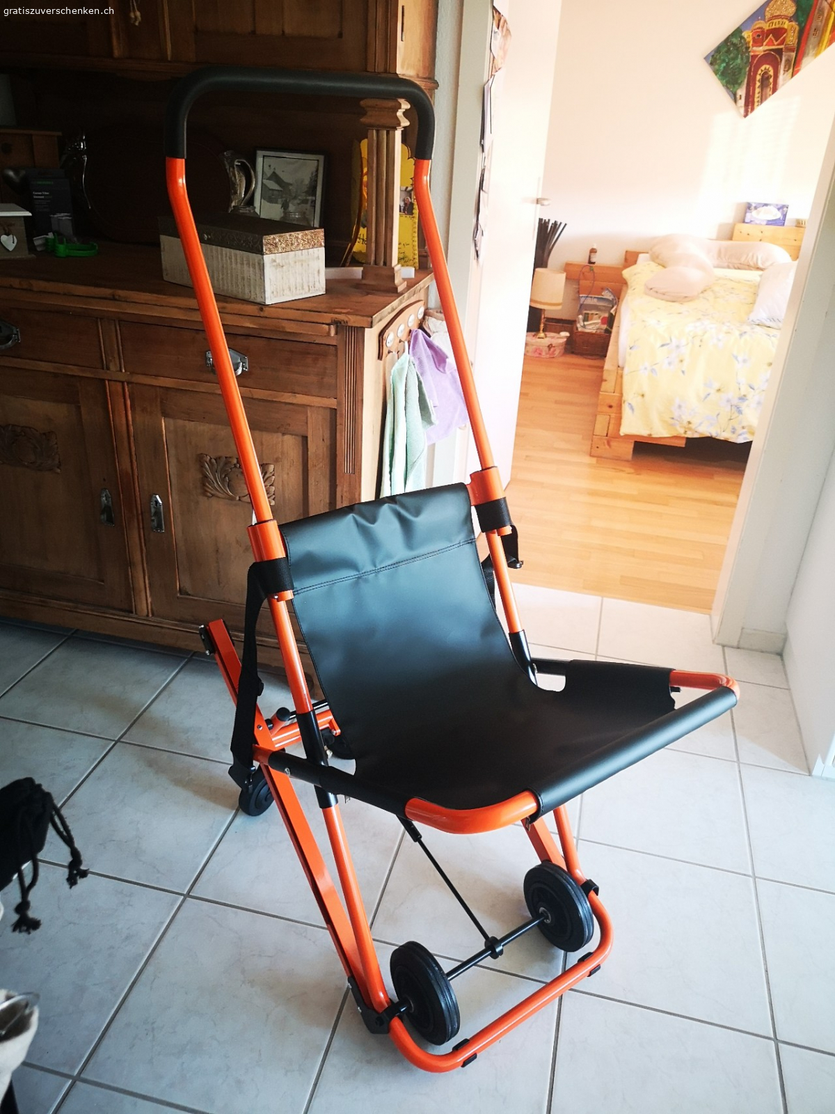 Evakuierstuhl. Evakuierstuhl neu nie gebraucht