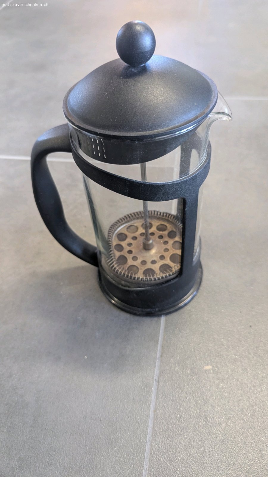 French Press. gebraucht, leichte Verfärbung vom Tee und Kaffee, aber voll funktionsfähig. On Wädenswil abzuholen.