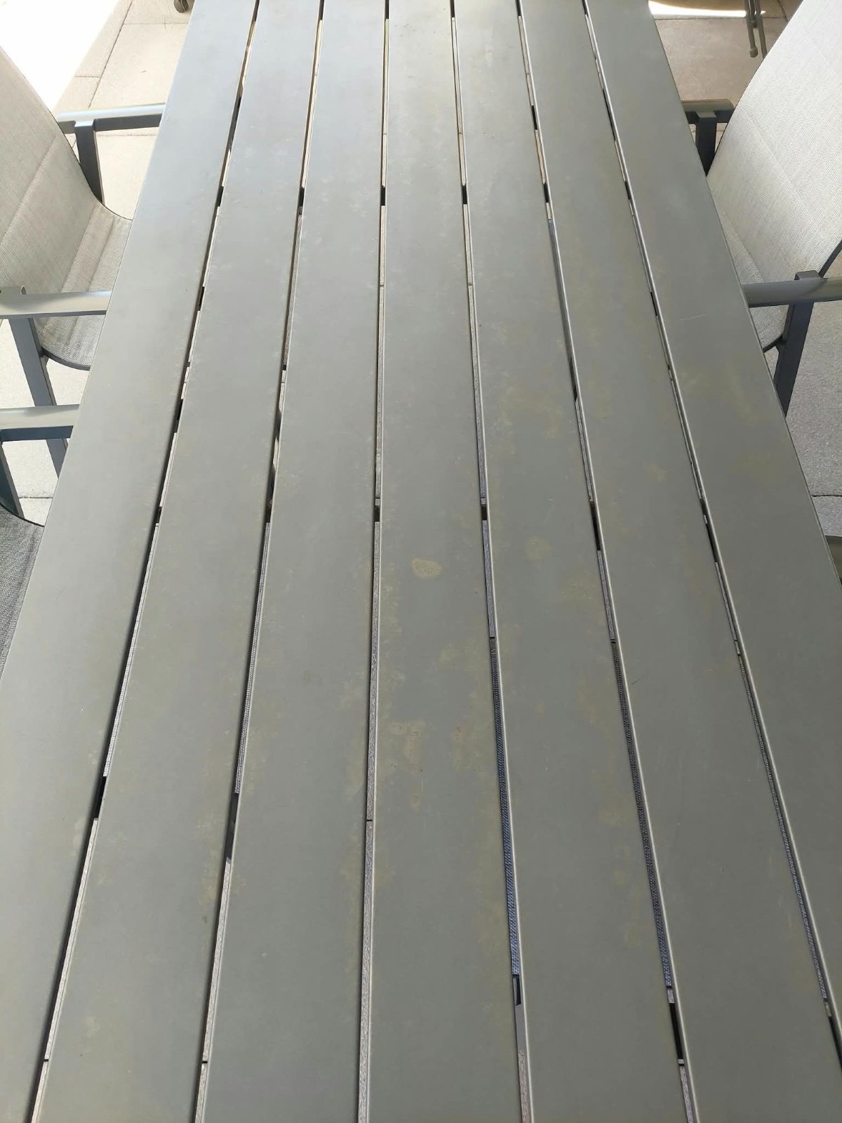 Gartentisch aus Metall zu verschenken. 75 hoch
90 tief
200 lang

Gebraucht aber noch gut in Schuss, kleinere Rostspuren. Farbe Antrazith. Muss abgeholt werden.