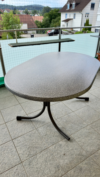 Gartentisch zu verschenken, stabil