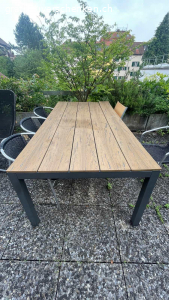 Gartentisch