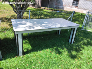 Gartentisch