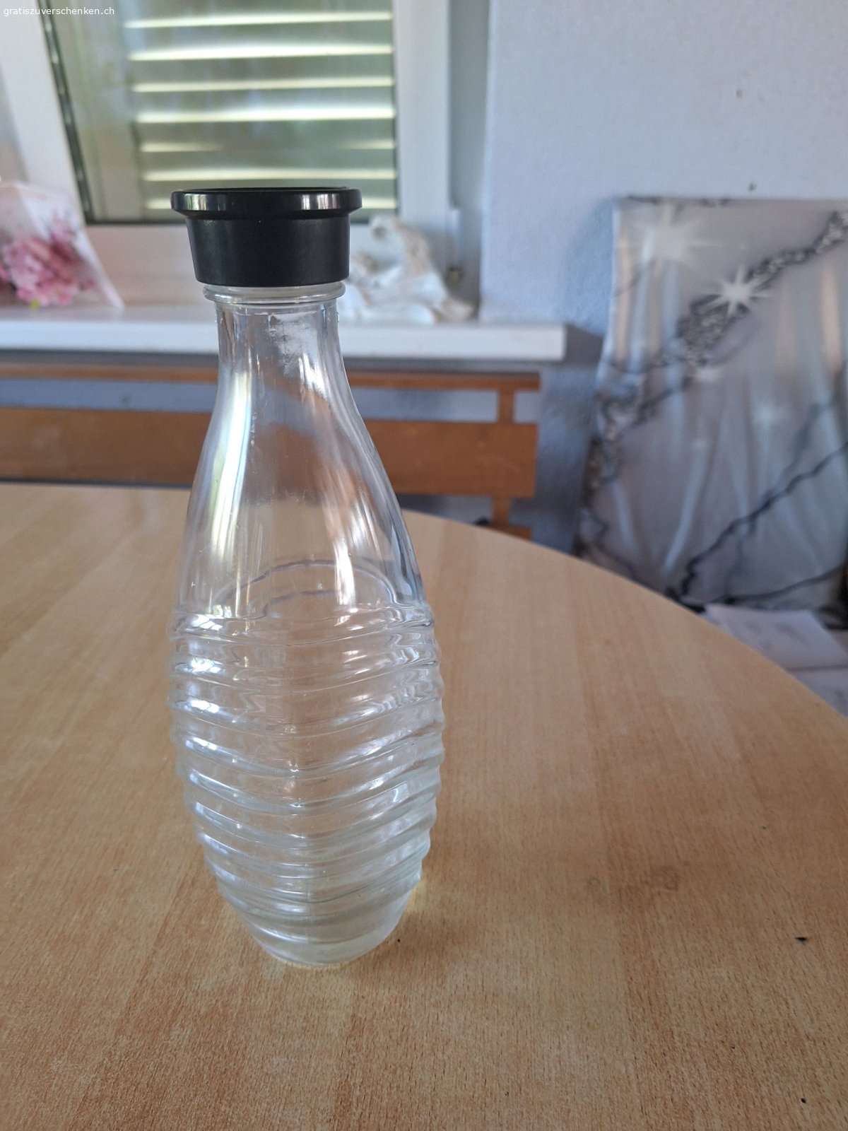 Glasflasche 3 Stk.. 3 x Glasflaschen zum Sprudeln, gebraucht aber ganz.